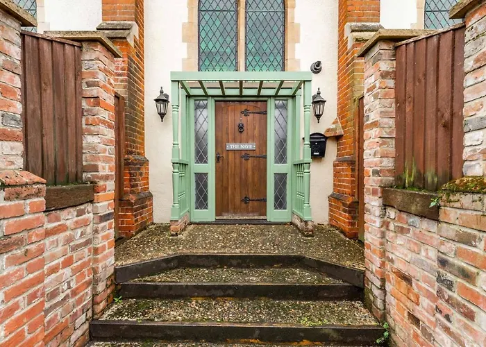 Host & Stay - The Nave