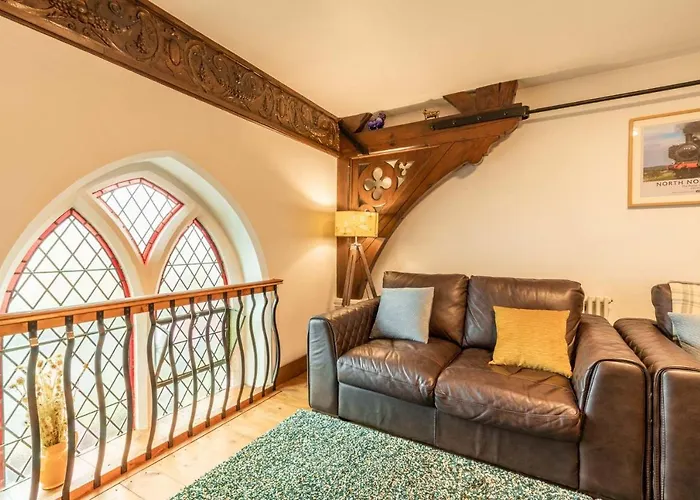 Host & Stay - The Nave