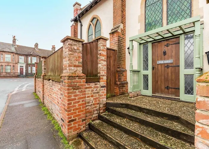 Host & Stay - The Nave